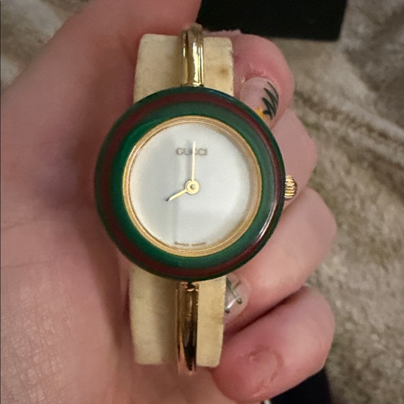 Vintage Gucci Interchangeable Bezel Watch - Picture 7 of 15